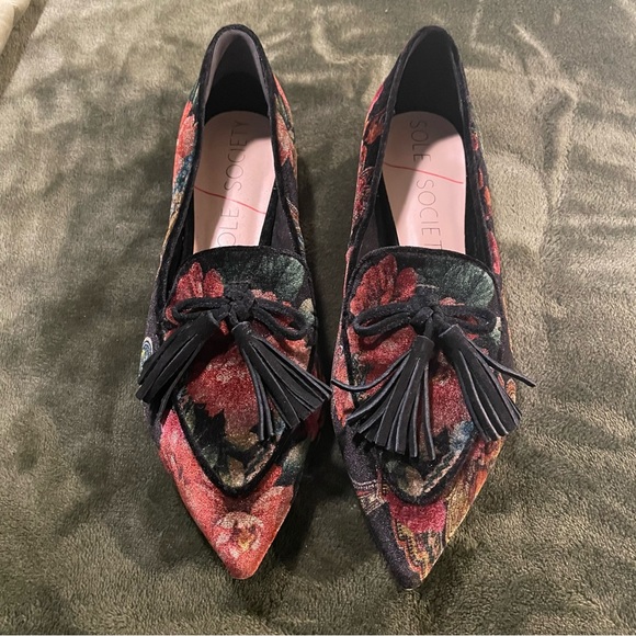 Sole Society Shoes - SOLE SOCIETY TASSEL BALLET FLATS